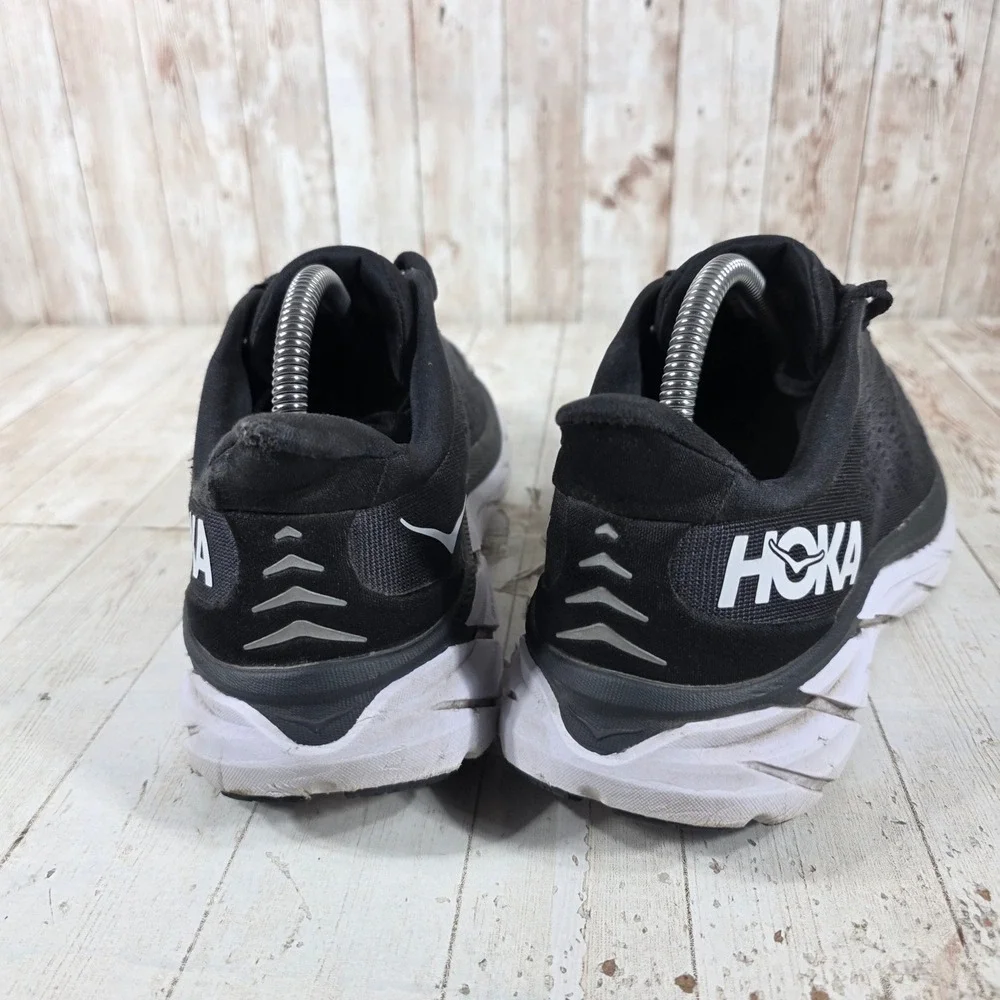 Hoka Clifton 8 Womens Running Shoes Black White 1119394 BWHT Size 9B